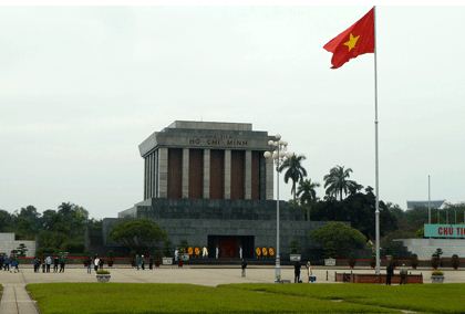 Ho-Chi-Minh-mausoleum-Hanoi-Vietnam-1